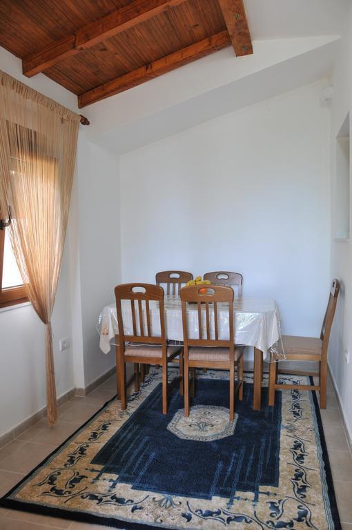 Apartment Ulcinj Bilik gambar